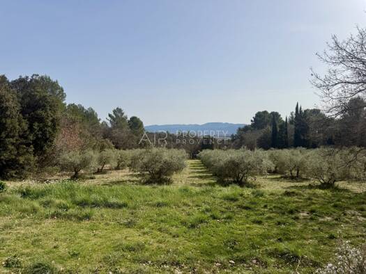 Villa à vendre 676 000 € 6 pièces 4 chambres 137 m² 5 000 m² de terrain Mérindol 84360