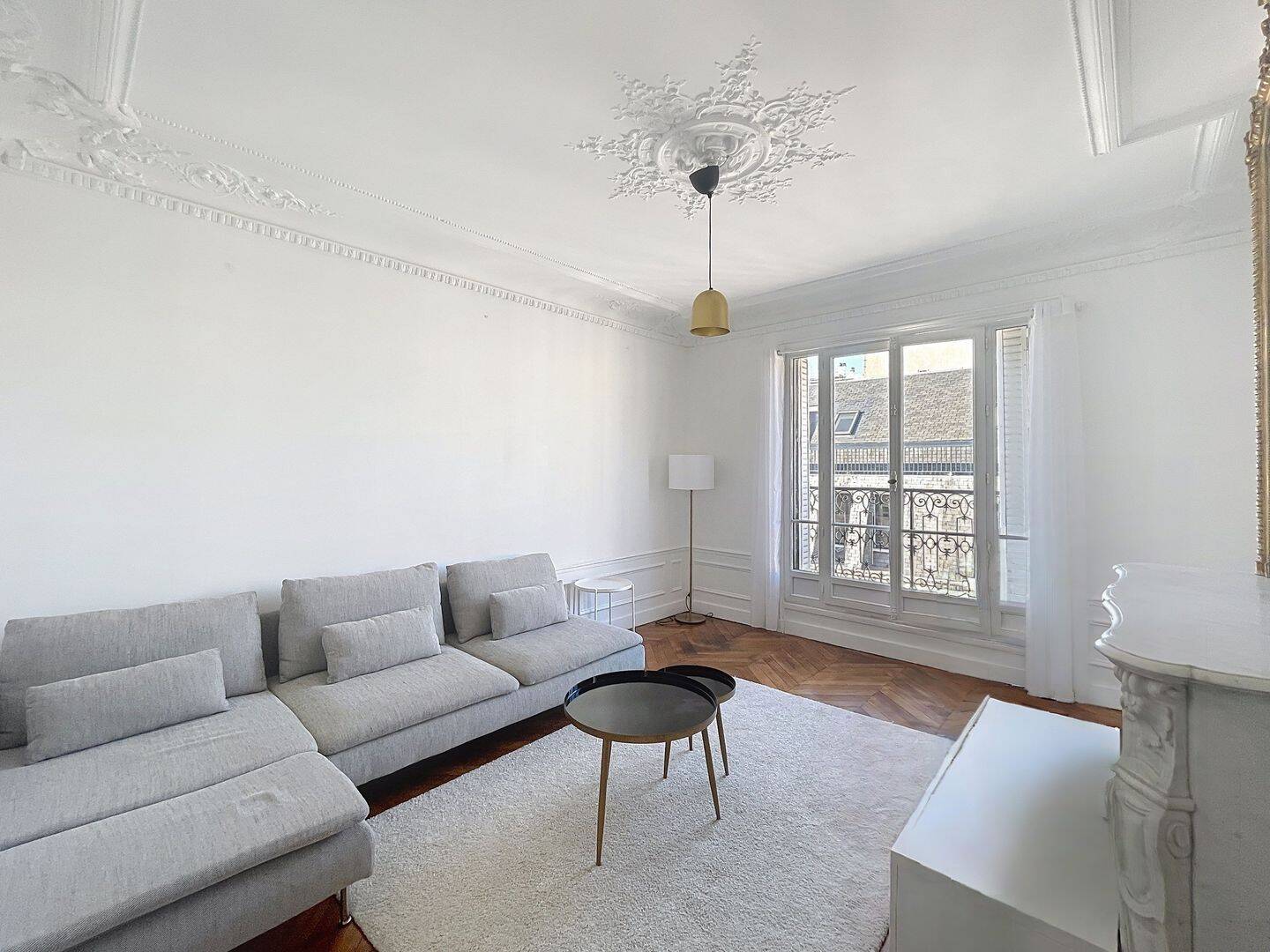 Appartement 5 pièces 105 m² · à Paris 7ème Arrondissement · 104,8 m² · 4 150 €/mois