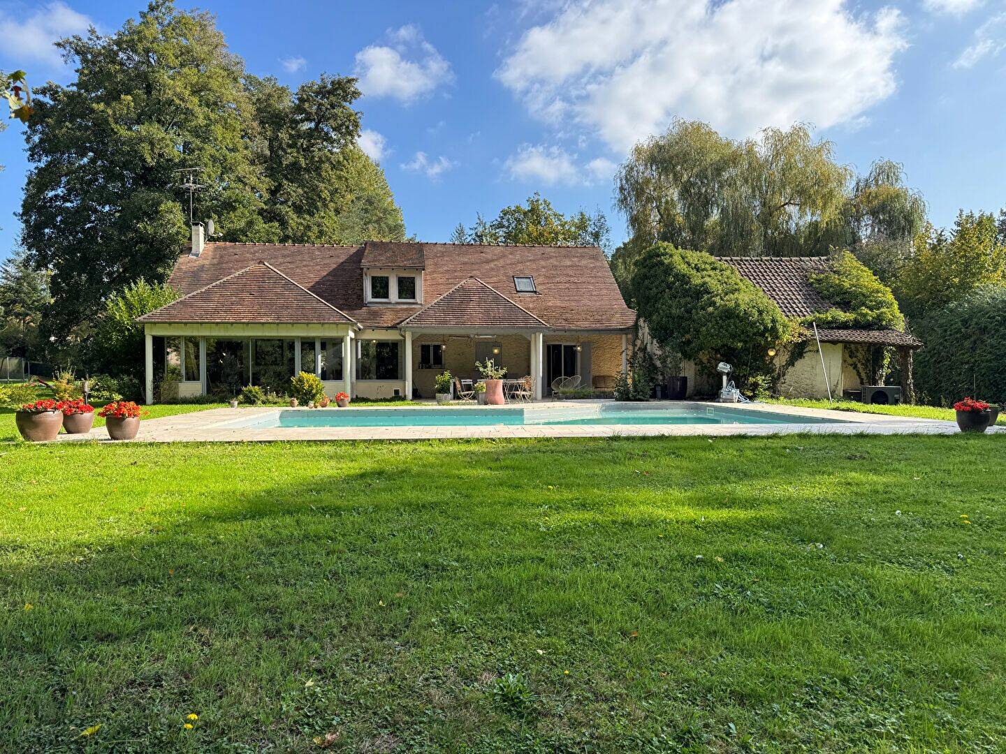 Maison 7 pièces 238 m² · à Saint-Rémy-l'Honoré · 238 m² · 890 000 €