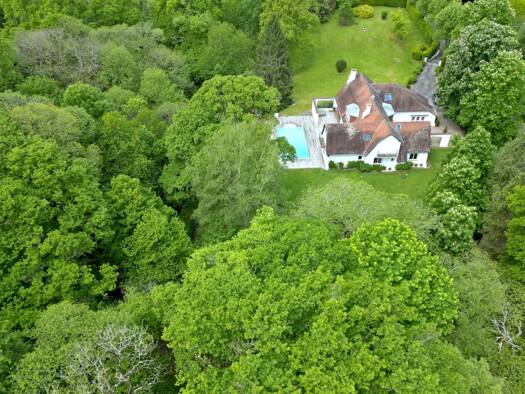 Maison à vendre 690 000 € 7 pièces 5 chambres 350 m² 6 347 m² de terrain La Bastide-Lannedarre Lourdes 65100