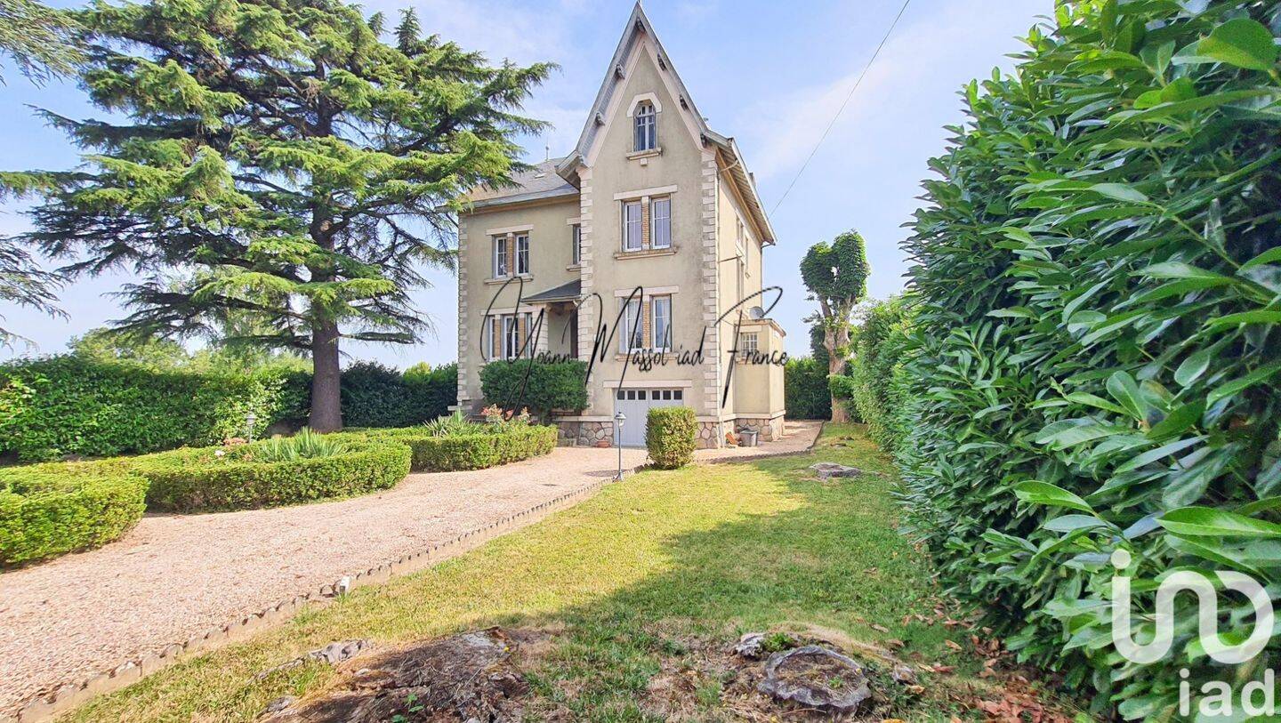 Maison 9 pièces 233 m² · à Réquista · 233 m² · 210 000 €
