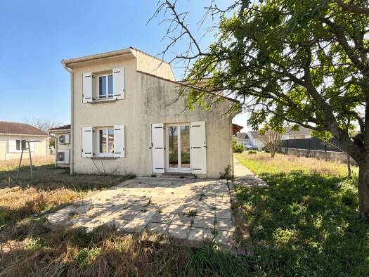 Maison à louer 1 190 € 6 pièces 5 chambres 116 m² 597 m² de terrain Rural Pierrelatte 26700