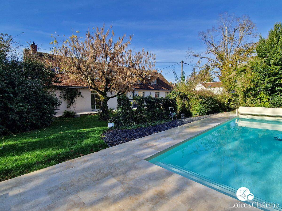 Maison 9 pièces 220 m² · à Maslives · 220 m² · 505 000 €