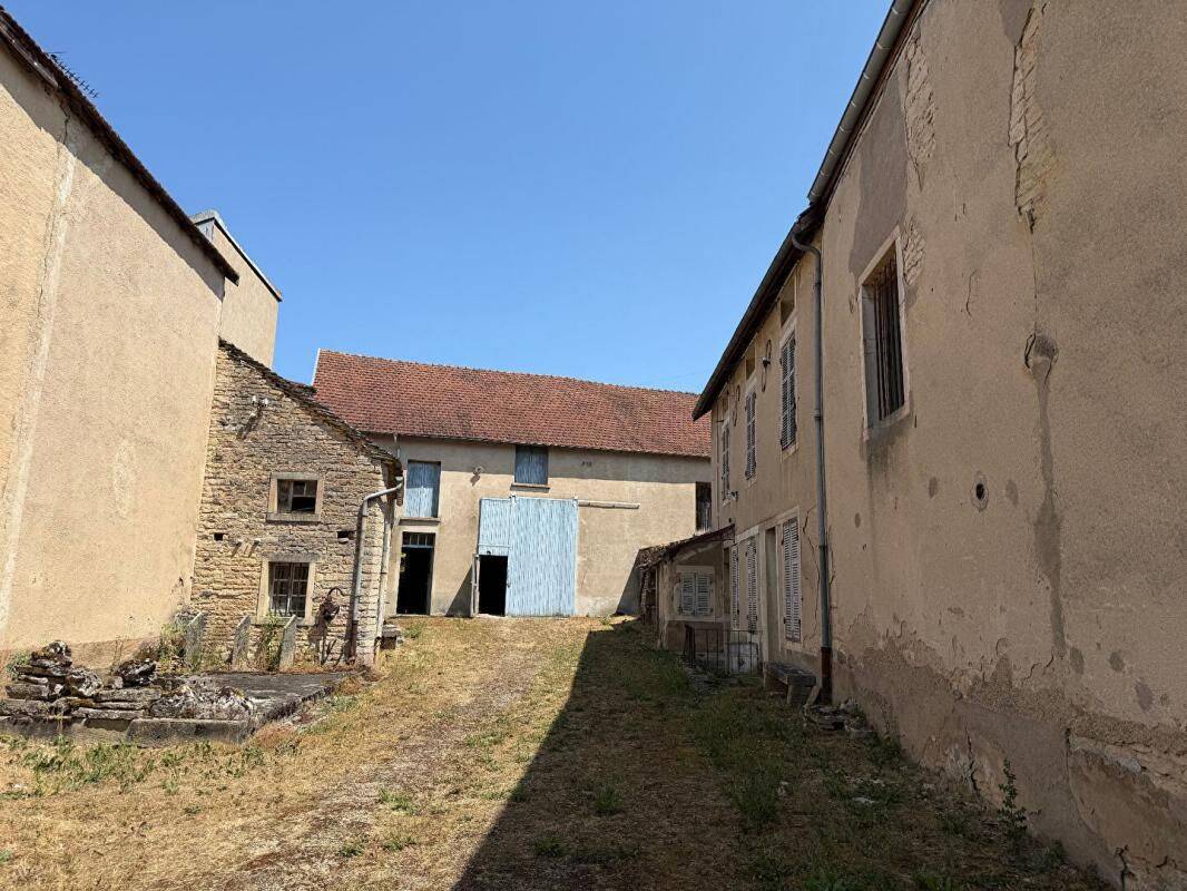 Maison 5 pièces 138 m² · à Sainte-Marie-sur-Ouche · 138 m² · 235 000 €