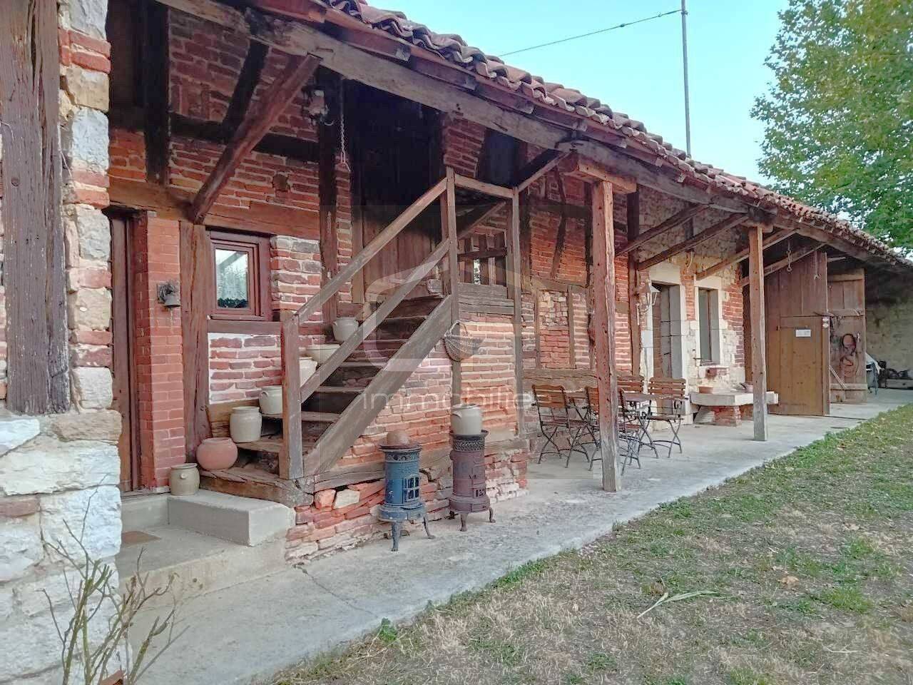Maison 9 pièces 203 m² · à Le Miroir · 203 m² · 340 000 €