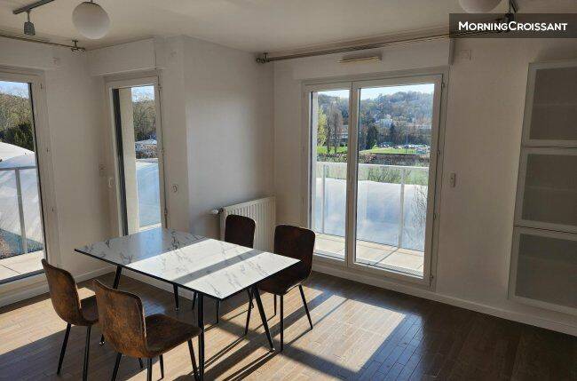 Appartement 4 pièces 80 m² · à Rueil-Malmaison · 80 m² · 2 550 €