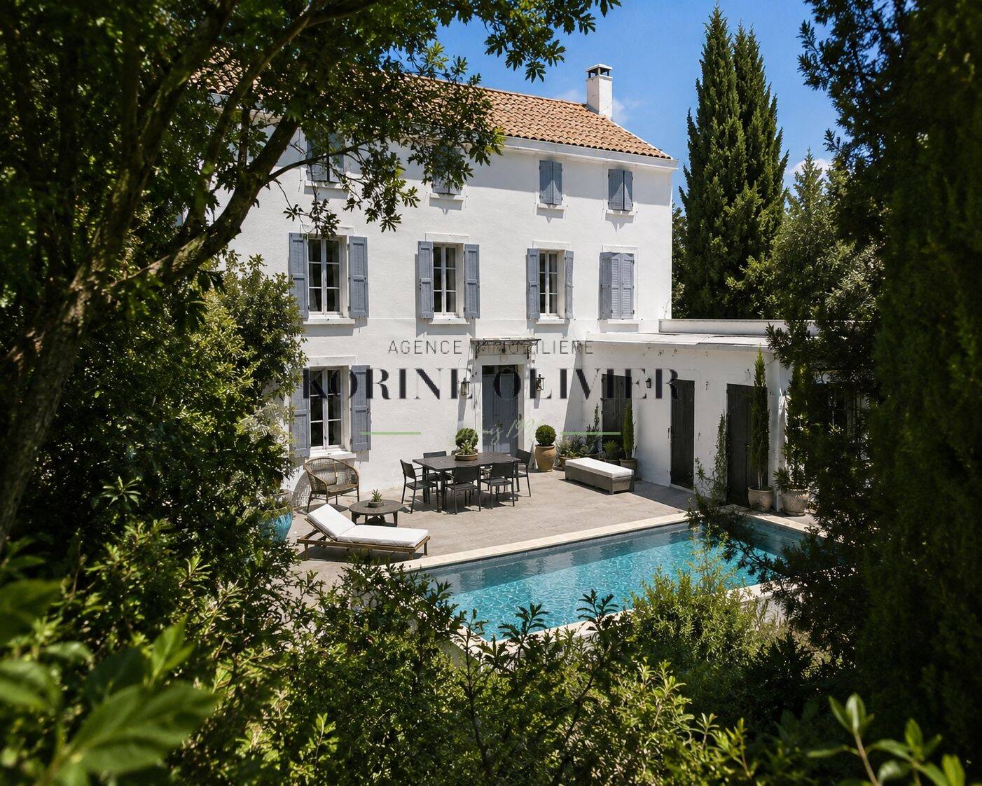 Maison 9 pièces 360 m² · à Valence · 360 m² · 1 050 000 €