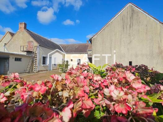 Maison de plain-pied à vendre 127 200 € 3 pièces 2 chambres 100 m² 1 610 m² de terrain Requeil 72510