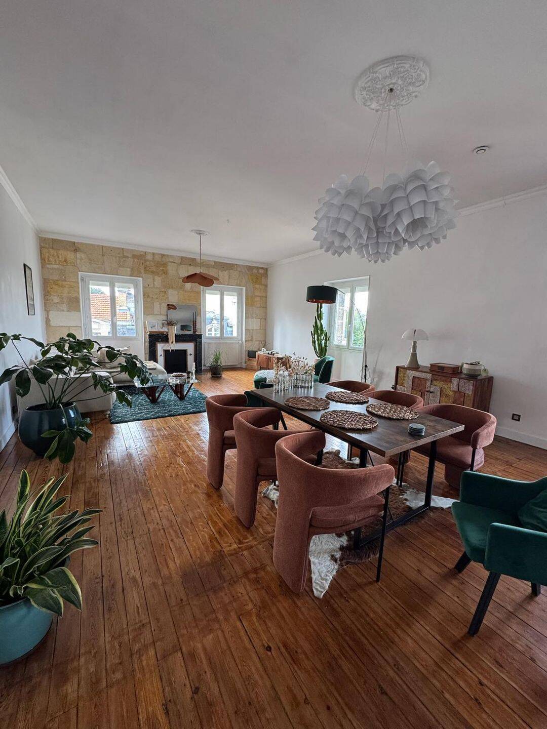 Appartement 4 pièces 169 m² · à Bordeaux · 169 m² · 2 400 €