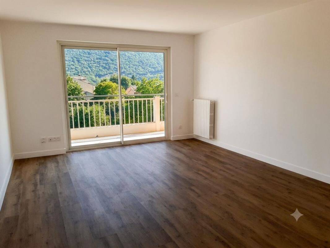 Appartement 4 pièces 77 m² · à Laragne-Montéglin · 76,7 m² · 770 €