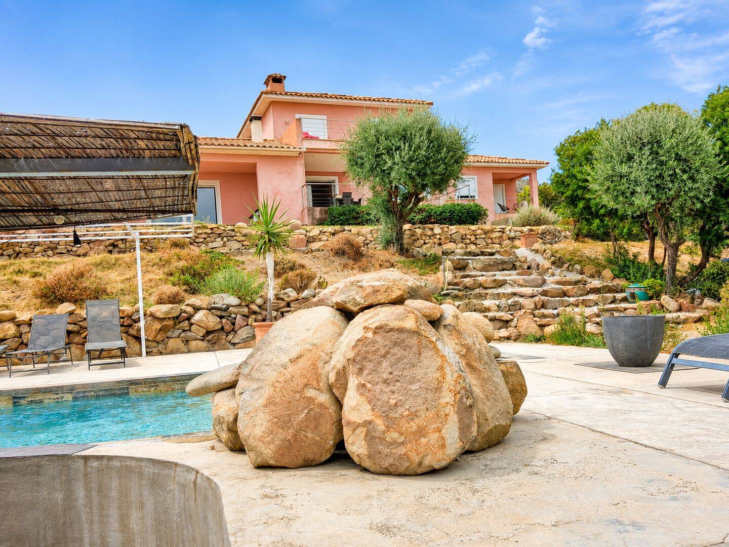 Maison 8 pièces 220 m² · à Ventiseri · 220 m² · 1 200 000 €