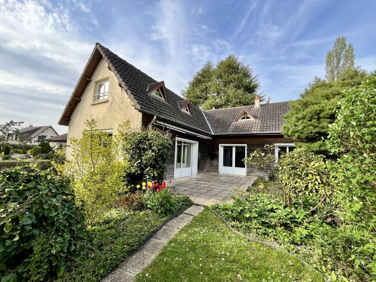 Maison 9 pièces 182 m² · à Quincampoix · 182 m² · 349 500 €