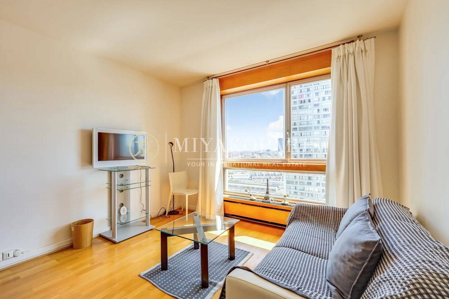 Appartement 1 pièce 35 m² · à Paris 15ème Arrondissement · 35 m² · 1 500 €