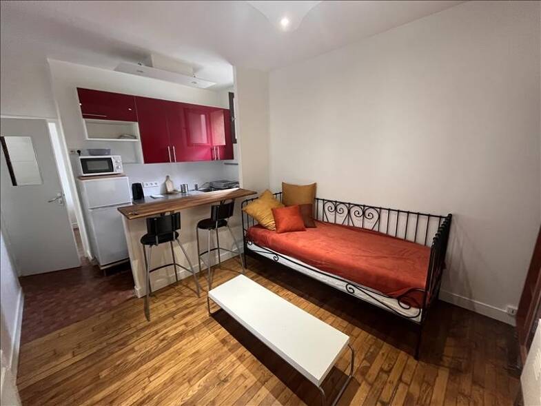 Appartement à louer 801 € 2 pièces 1 chambre 24 m² 1er étage Centre Ancien Vanves 92170