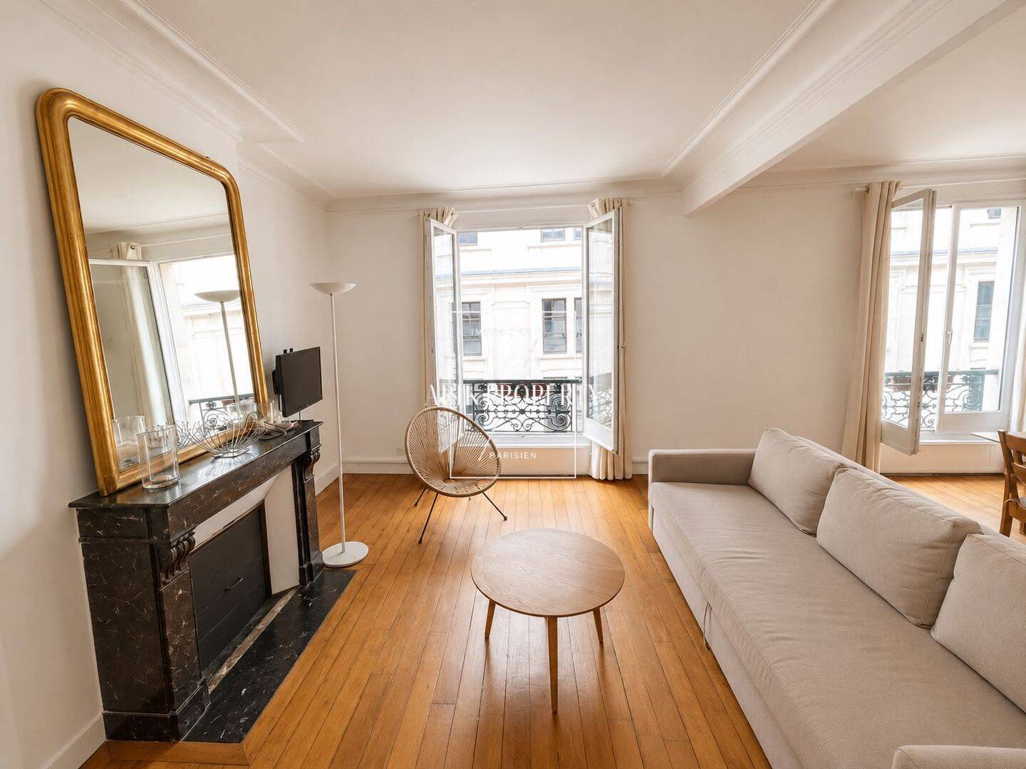 Appartement 2 pièces 57 m² · à Paris 10ème Arrondissement · 57 m² · 2 200 €