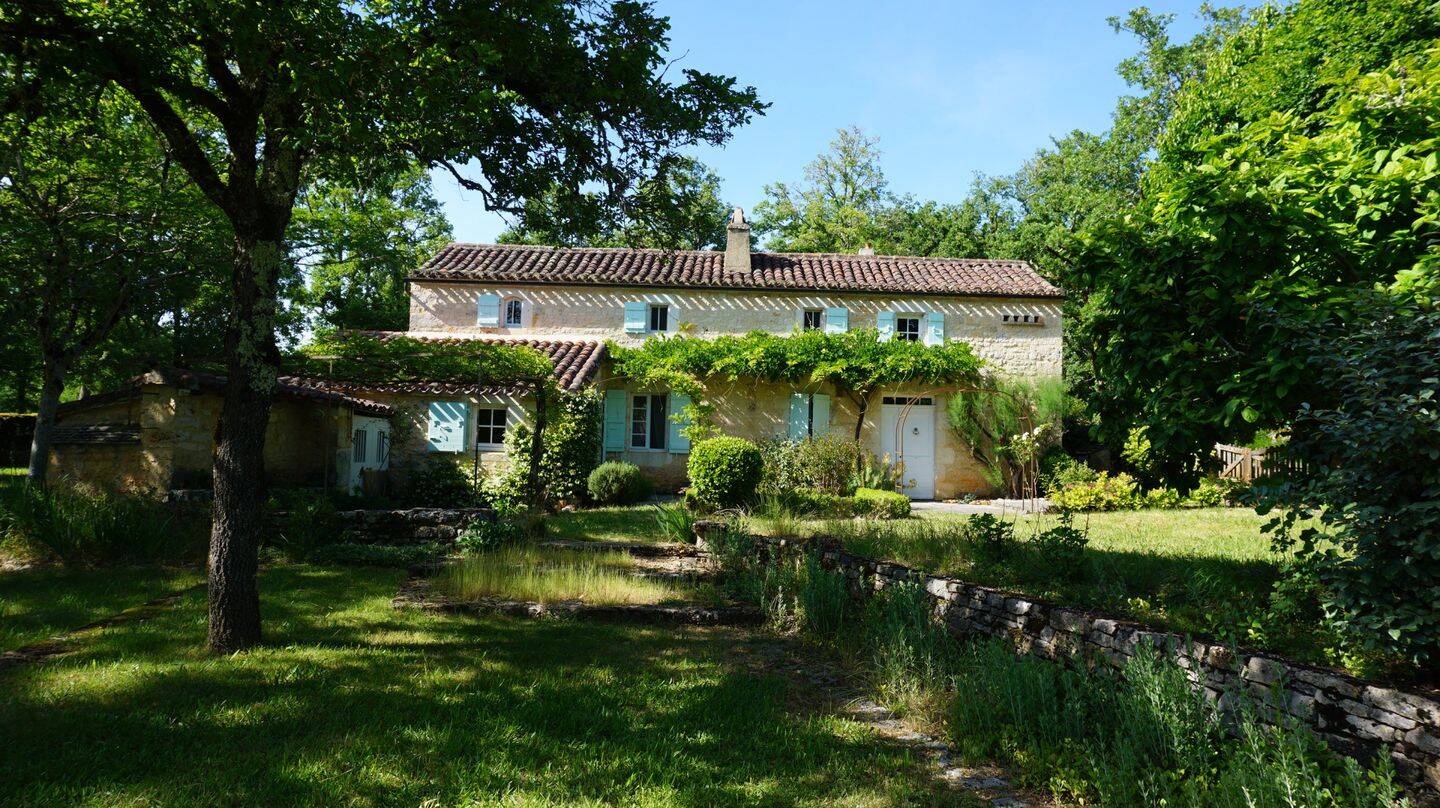 Belle propriété rurale avec dépendances et terrain de 7 hectares