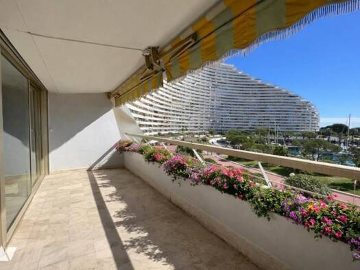 Appartement à vendre 593 250 € 3 pièces 2 chambres 78,5 m² Étage 1/10 Villeneuve-Loubet 06270