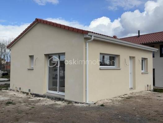 Pavillon à vendre 134 800 € 3 pièces 2 chambres 50 m² 279 m² de terrain Charbonnier-les-Mines 63340