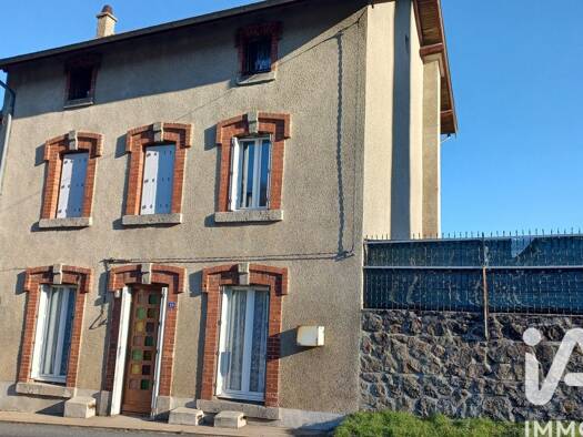 Maison à vendre 70 000 € 5 pièces 4 chambres 126 m² 25 m² de terrain Saint-Sauveur-en-Rue 42220
