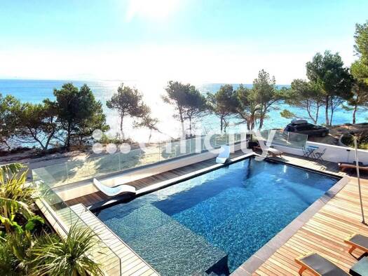 Maison à vendre 4 930 000 € 10 pièces 6 chambres 430 m² 1 376 m² de terrain Est Reganat Destral Carry-le-Rouet 13620