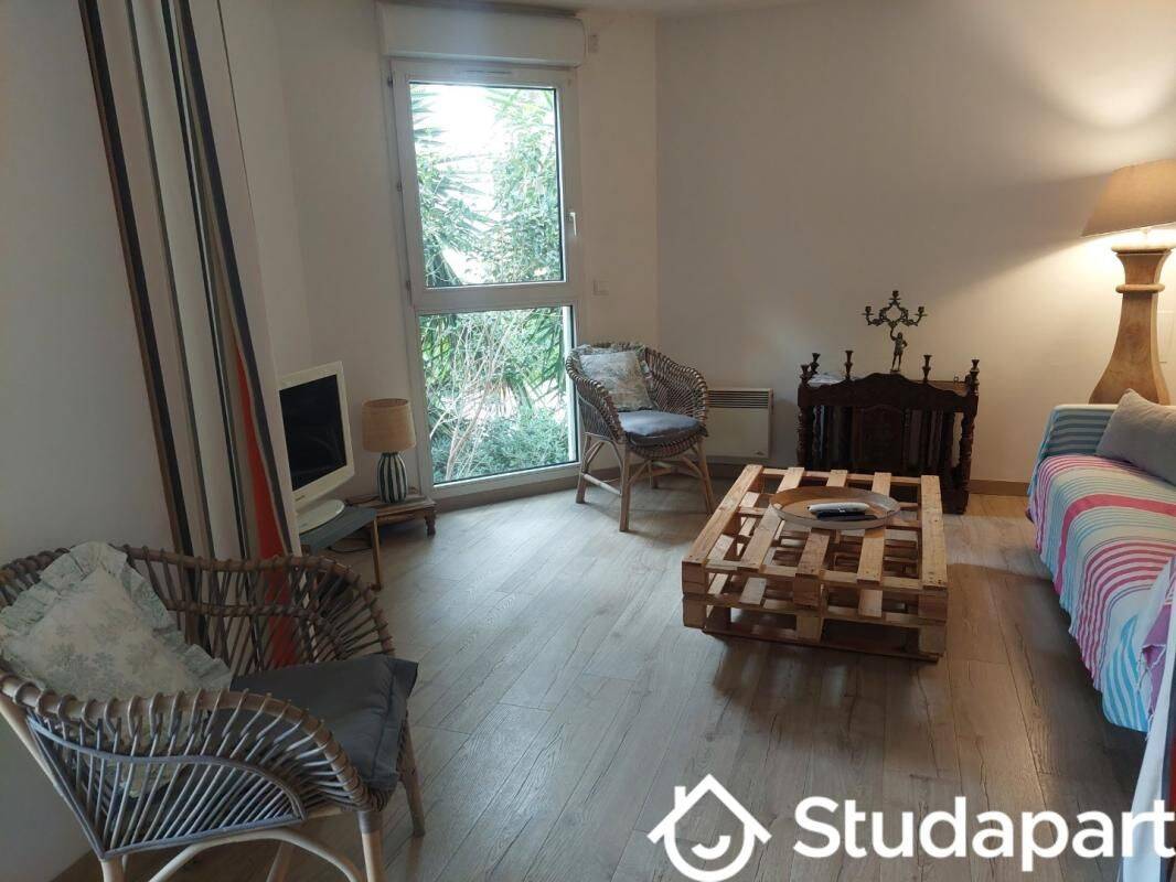 Appartement 3 pièces 71 m² · à Marseille 8ème Arrondissement · 71 m² · 1 300 €/mois