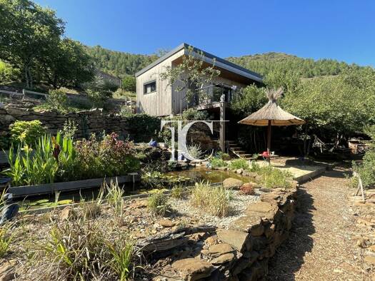 Maison à vendre 270 000 € 3 pièces 2 chambres 52 m² 2 280 m² de terrain Les Vans 07140