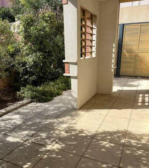 Appartement 2 pièces 48 m² · à Aix-en-Provence · 48 m² · 1 050 €