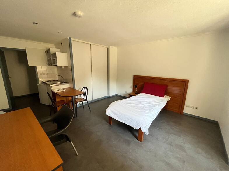 Appartement à louer 432 € 1 pièce 19 m² RDC/5 Valence 26000