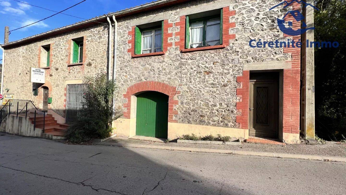 Maison 6 pièces 225 m² · à Reynès · 225 m² · 174 000 €