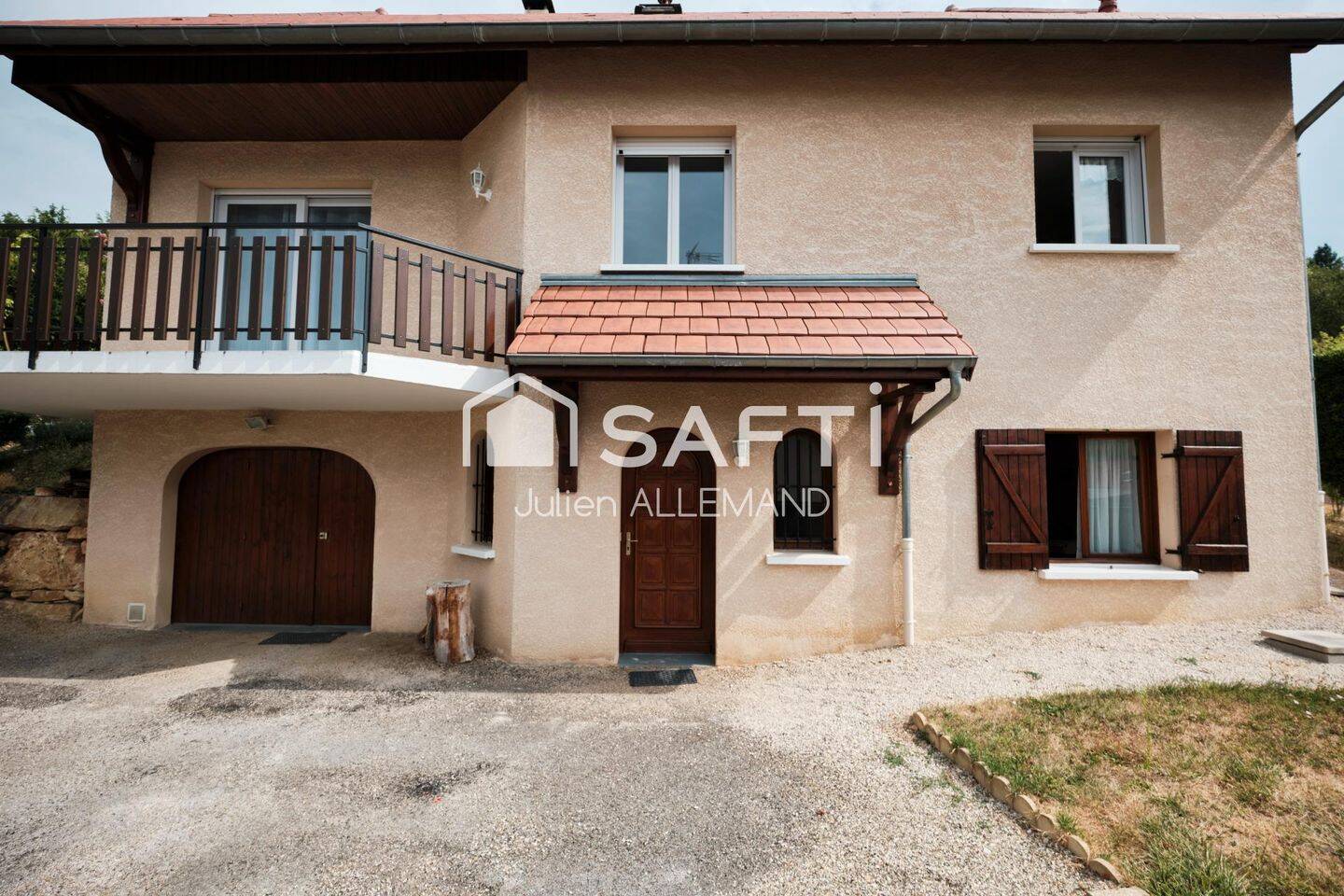 Maison 6 pièces 159 m² · à Montmorot · 159 m² · 296 000 €