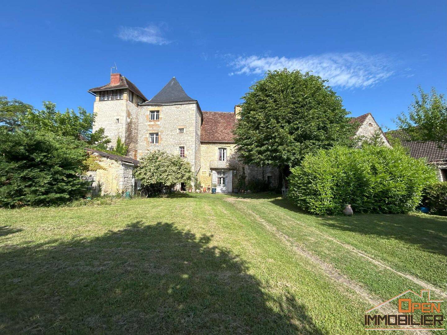 Maison 9 pièces 246 m² · à Gourdon · 246 m² · 199 900 €