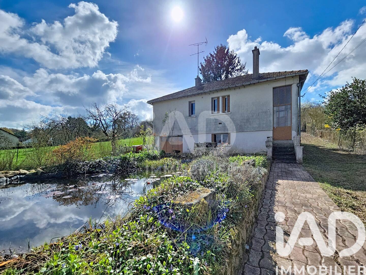 Maison 4 pièces 94 m² · à Charmoy · 94 m² · 80 000 €