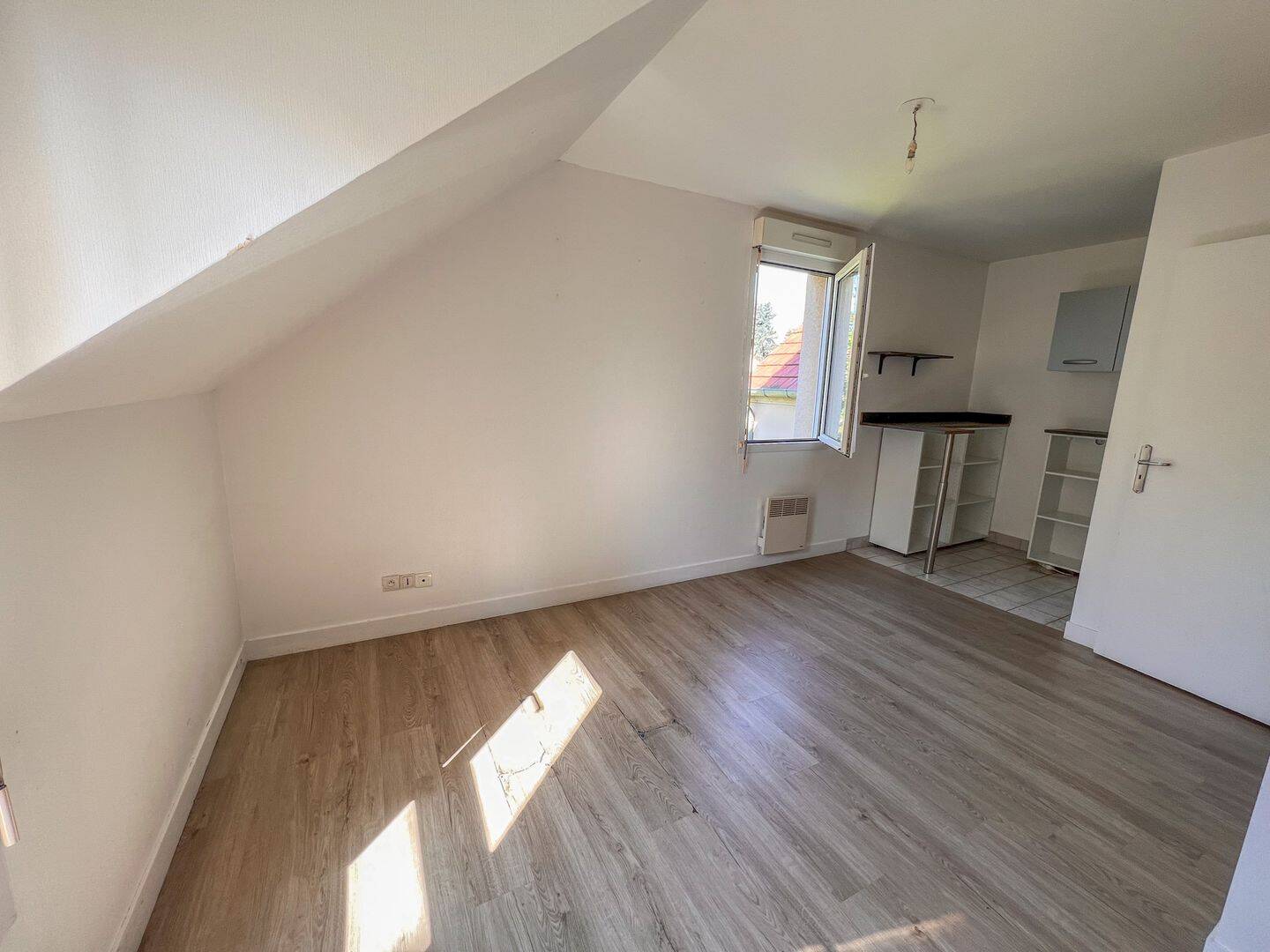 Appartement 1 pièce 24 m² · à Saint-Rémy-lès-Chevreuse · 24,2 m² · 115 000 €