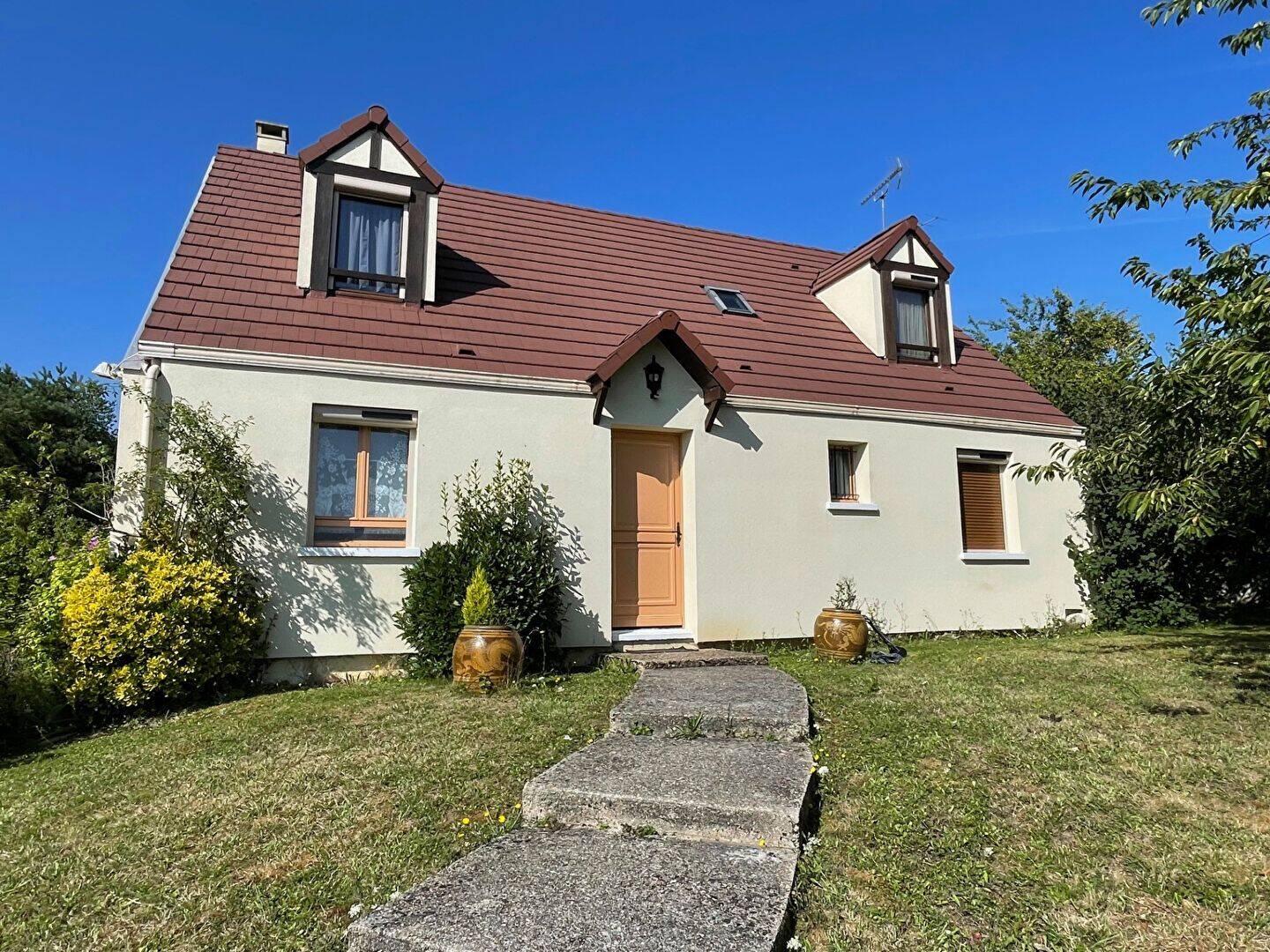 Maison 8 pièces 145 m² · à Épernon · 145 m² · 299 000 €