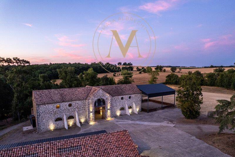 Maison 7 pièces 270 m² · à Saint-Vincent-de-Lamontjoie · 270 m² · 1 158 000 €