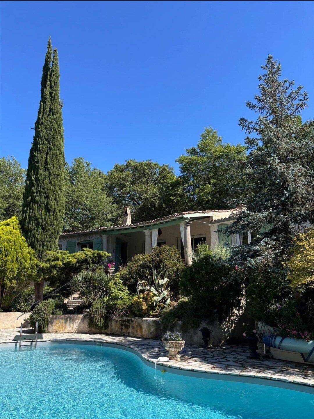 Maison 7 pièces 184 m² · à Saïx · 184 m² · 545 000 €