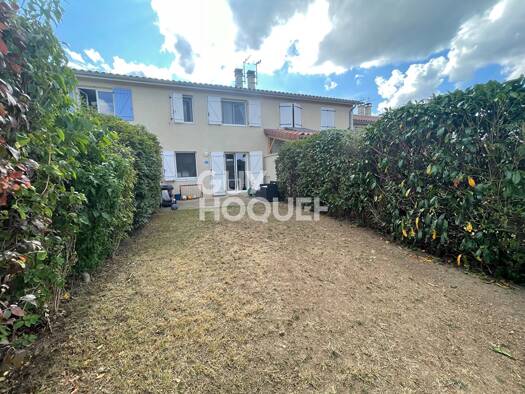 Maison à louer 1 190 € 4 pièces 3 chambres 82 m² 236 m² de terrain Rontalon 69510