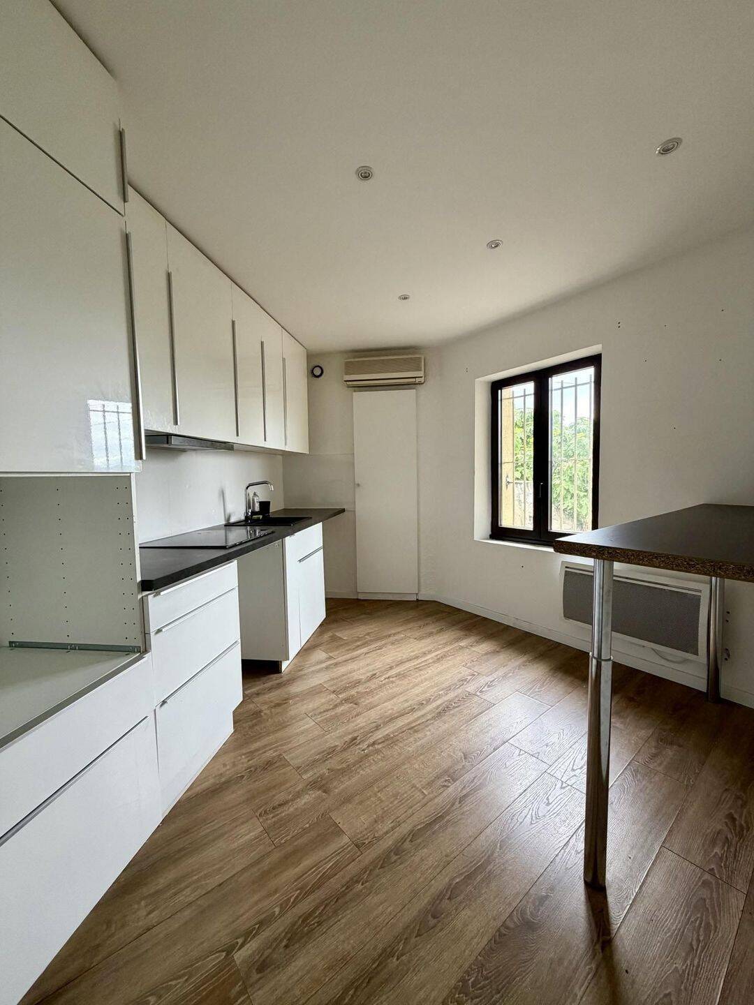 Appartement 2 pièces 49 m² · à Marseille 11ème Arrondissement · 48,7 m² · 835 €
