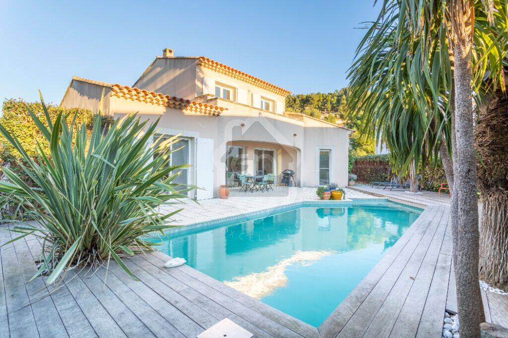 Maison 5 pièces 125 m² · à Carry-le-Rouet · 124,9 m² · 3 100 €/mois