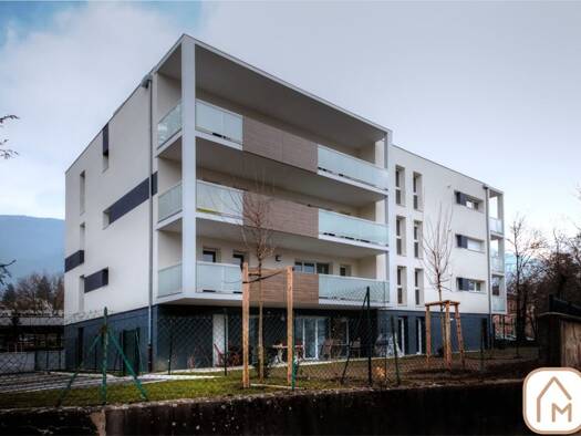 Appartement à louer 906 € 3 pièces 2 chambres 66 m² Étage 2/3 Vizille 38220