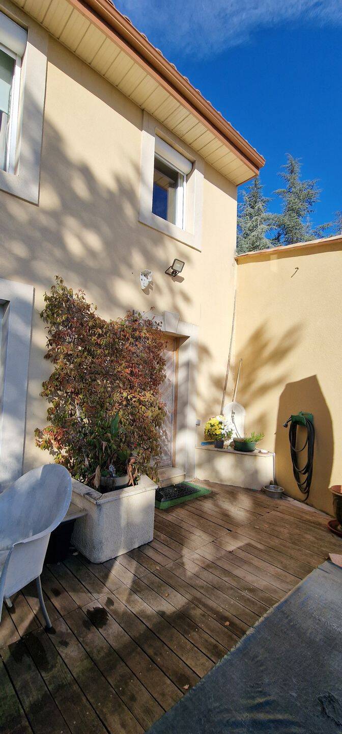 Maison 5 pièces 235 m² · à Vailhauquès · 235 m² · 695 000 €
