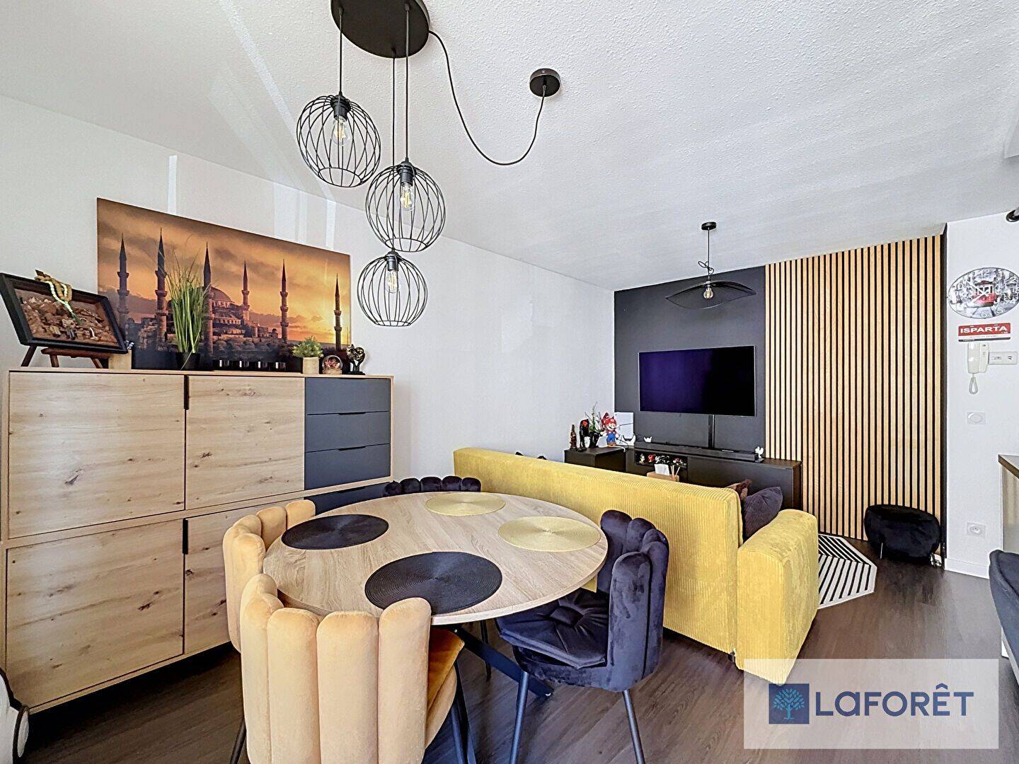 Appartement 2 pièces 44 m² · à Saint-Genis-Pouilly · 44 m² · 1 550 €/mois
