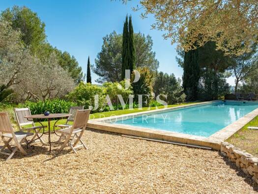 Maison à vendre 1 995 000 € 5 pièces 4 chambres 250 m² 10 502 m² de terrain Maussane-les-Alpilles 13520