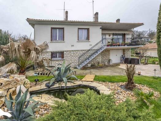 Maison à vendre 200 336 € 5 pièces 3 chambres 135 m² 743 m² de terrain Chalais 16210