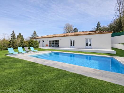 Maison de plain-pied à vendre 455 000 € 6 pièces 4 chambres 137 m² 2 300 m² de terrain Ouest Bon-Encontre 47240