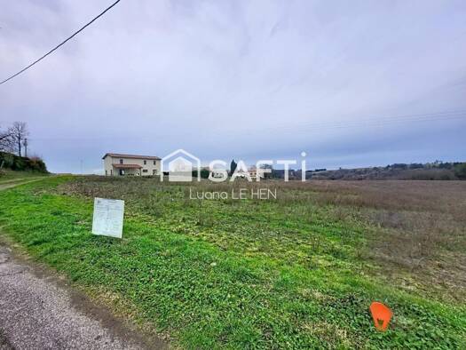 Terrain constructible à vendre 34 000 € 1 290 m² de terrain Golfech 82400