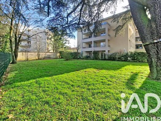Appartement à vendre 220 000 € 3 pièces 2 chambres 66 m² Étage 2/3 Centre Ville Saint-Priest 69800
