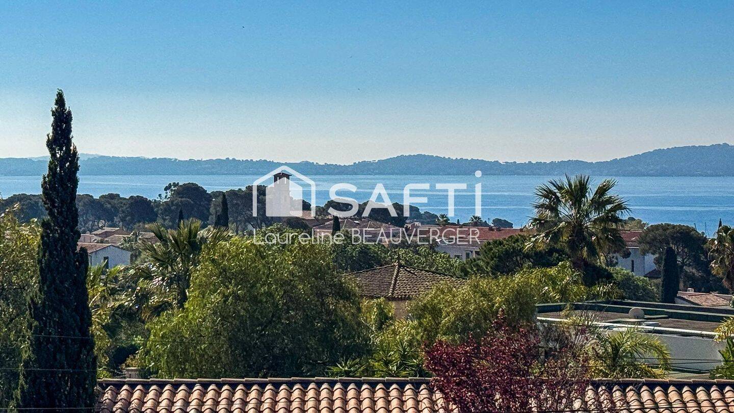 Maison 6 pièces 140 m² · à Carqueiranne · 140 m² · 940 000 €