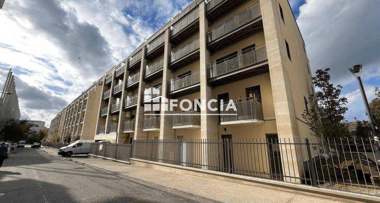 Appartement 1 pièce 28 m² · à Meudon · 27,7 m² · 758 €/mois