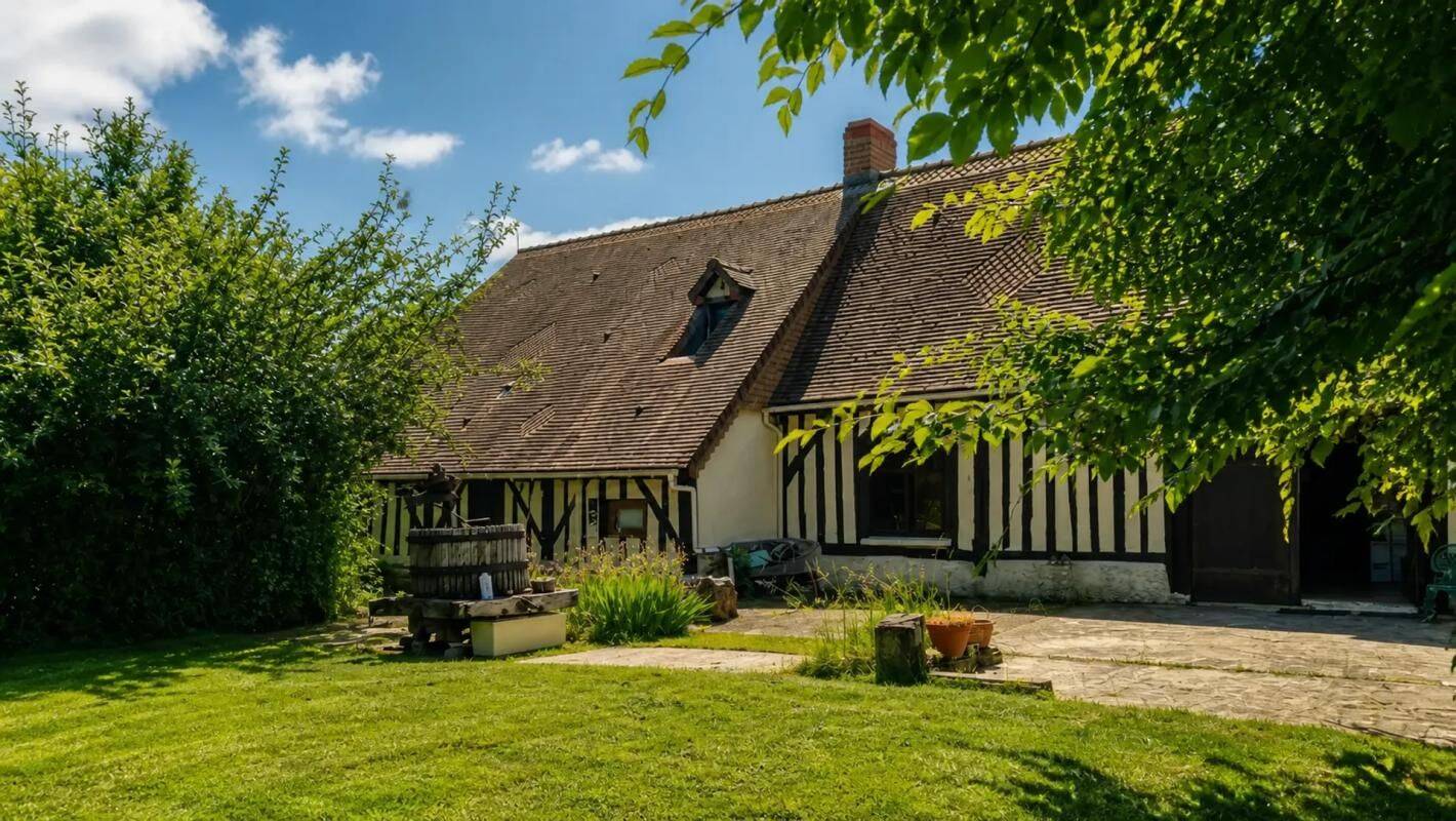 Maison 6 pièces 294 m² · à Le Poislay · 294 m² · 232 000 €